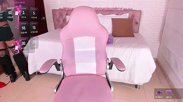 Snapshot of Kitty_Pam chatting on 01/10/25, 10:57 Kitty Pam online show from 01/10/25, 10:57