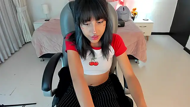 Snapshot of Kitty_Pam chatting on 02/13/25, 03:29 Kitty Pam online show from 02/13/25, 03:29