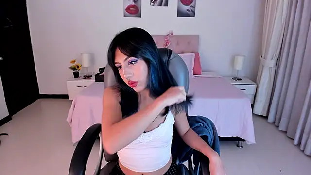 Snapshot of Kitty_Pam chatting on 03/08/25, 02:01 Kitty Pam online show from 03/08/25, 02:01