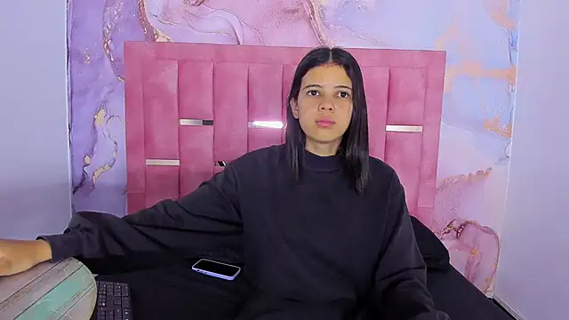 Snapshot of LizzMartin chatting on 12/18/24, 07:19 LizzMartin online show from 12/18/24, 07:19