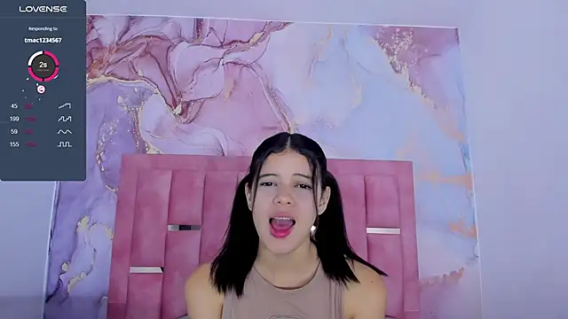 Snapshot of LizzMartin chatting on 01/13/25, 07:10 LizzMartin online show from 01/13/25, 07:10