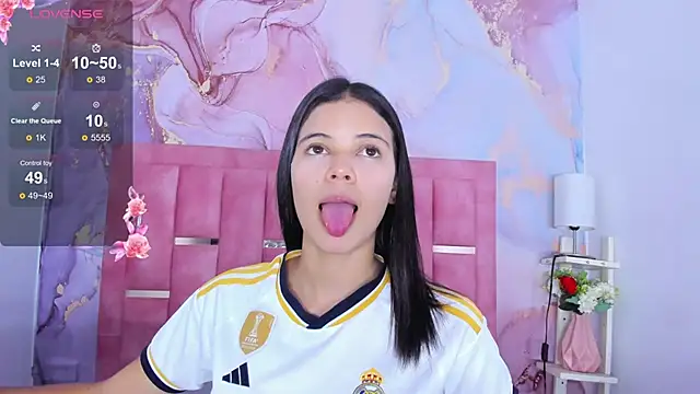 Snapshot of LizzMartin chatting on 03/01/25, 07:37 LizzMartin online show from 03/01/25, 07:37