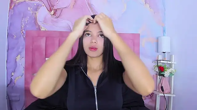 Snapshot of LizzMartin chatting on 03/05/25, 12:22 LizzMartin online show from 03/05/25, 12:22