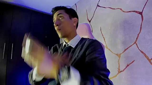 Snapshot of EdwardVlad chatting on 12/03/24, 07:11 EdwardVlad online show from 12/03/24, 07:11