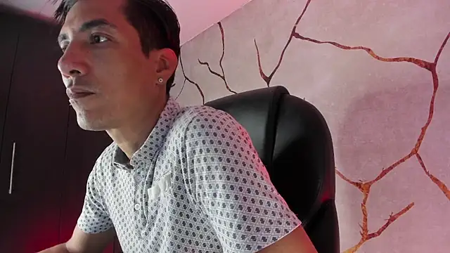 Snapshot of EdwardVlad chatting on 12/06/24, 07:12 EdwardVlad online show from 12/06/24, 07:12