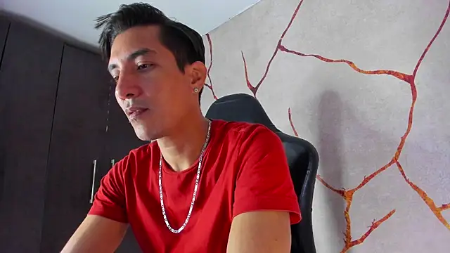 Snapshot of EdwardVlad chatting on 12/12/24, 07:15 EdwardVlad online show from 12/12/24, 07:15