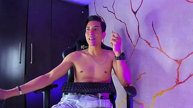 Snapshot of EdwardVlad chatting on 12/16/24, 10:13 EdwardVlad online show from 12/16/24, 10:13