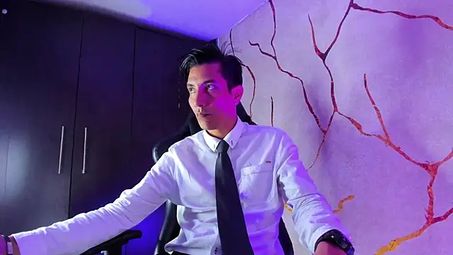 Snapshot of EdwardVlad chatting on 12/17/24, 07:15 EdwardVlad online show from 12/17/24, 07:15