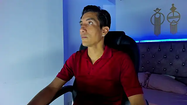 Snapshot of EdwardVlad chatting on 12/20/24, 07:28 EdwardVlad online show from 12/20/24, 07:28