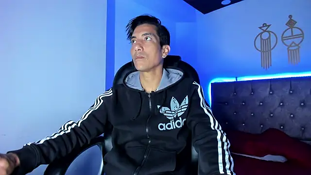 Snapshot of EdwardVlad chatting on 12/29/24, 12:34 EdwardVlad online show from 12/29/24, 12:34