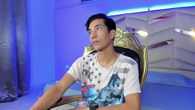 Snapshot of EdwardVlad chatting on 01/06/25, 07:13 EdwardVlad online show from 01/06/25, 07:13