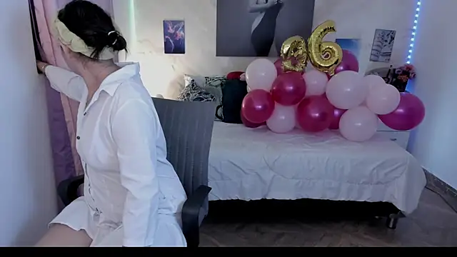 Snapshot of alinabozz1 chatting on 03/29/26, 01:38 alinabozz1 online show from 03/29/26, 01:38