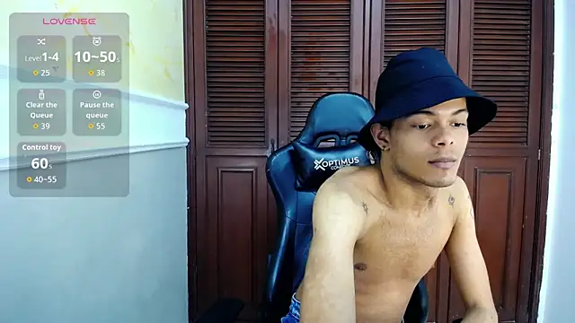 Snapshot of rose_Skinny_ chatting on 09/19/25, 08:42 rose Skinny online show from 09/19/25, 08:42