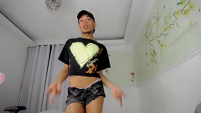 Snapshot of rose_Skinny_ chatting on 12/19/25, 01:23 rose Skinny online show from 12/19/25, 01:23