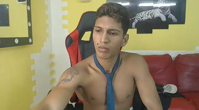 mau elixxx online show from 12/22/24, 03:11