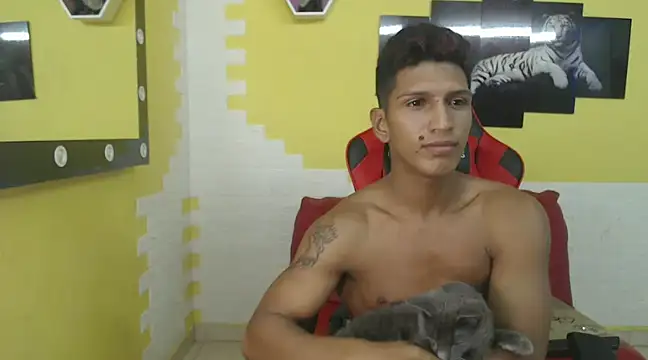 mau elixxx online show from 01/02/25, 06:18