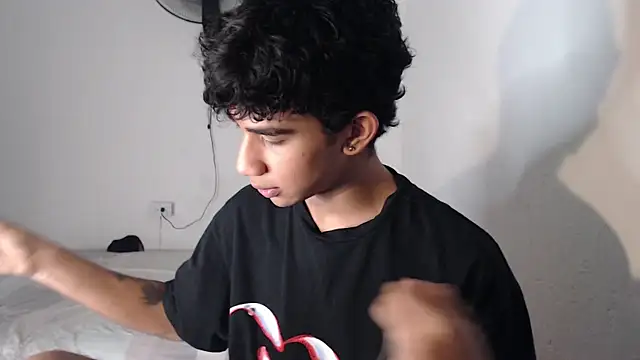 Snapshot of hares_mds chatting on 04/05/26, 09:06 hares mds online show from 04/05/26, 09:06