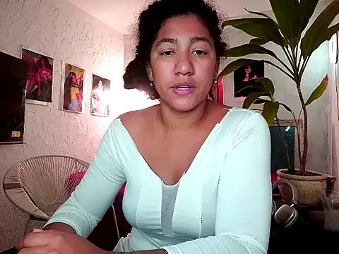 Snapshot of bellacrespalatina chatting on 03/19/26, 06:34 bellacrespalatina online show from 03/19/26, 06:34