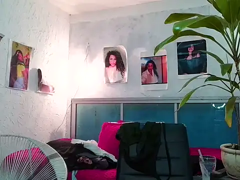 Snapshot of bellacrespalatina chatting on 03/24/26, 04:23 bellacrespalatina online show from 03/24/26, 04:23