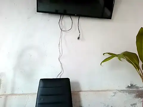 Snapshot of bellacrespalatina chatting on 04/01/26, 05:43 bellacrespalatina online show from 04/01/26, 05:43