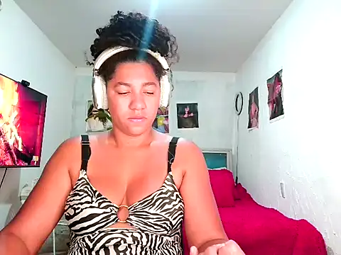 Snapshot of bellacrespalatina chatting on 04/15/26, 06:15 bellacrespalatina online show from 04/15/26, 06:15