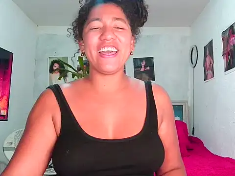 Snapshot of bellacrespalatina chatting on 04/19/26, 02:44 bellacrespalatina online show from 04/19/26, 02:44