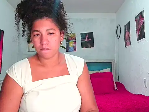 Snapshot of bellacrespalatina chatting on 04/20/26, 10:55 bellacrespalatina online show from 04/20/26, 10:55