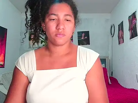 Snapshot of bellacrespalatina chatting on 04/21/26, 02:15 bellacrespalatina online show from 04/21/26, 02:15