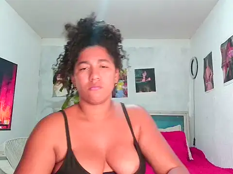 Snapshot of bellacrespalatina chatting on 04/21/26, 02:51 bellacrespalatina online show from 04/21/26, 02:51