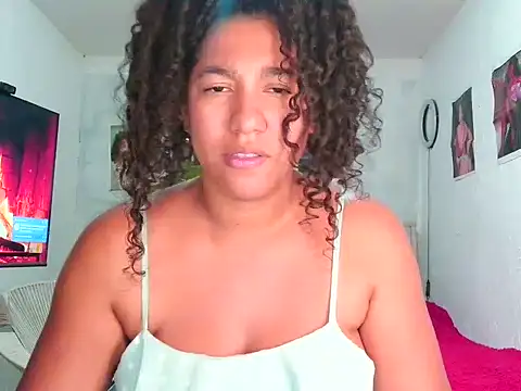 Snapshot of bellacrespalatina chatting on 04/23/26, 02:46 bellacrespalatina online show from 04/23/26, 02:46