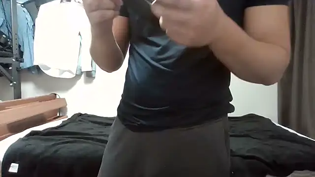 Snapshot of YU-KI00 chatting on 10/03/25, 01:08 YU-KI00 online show from 10/03/25, 01:08