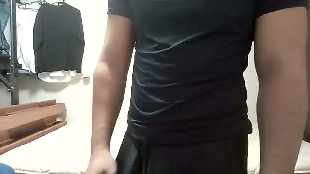 Snapshot of YU-KI00 chatting on 10/25/25, 01:18 YU-KI00 online show from 10/25/25, 01:18