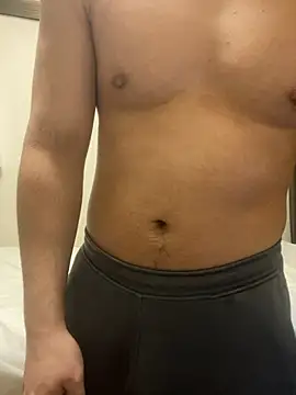 YU-KI00 online show from 11/29/25, 09:23