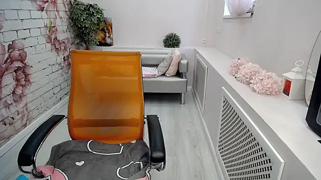 Snapshot of Cutie_Asya chatting on 04/06/26, 04:32 Cutie Asya online show from 04/06/26, 04:32