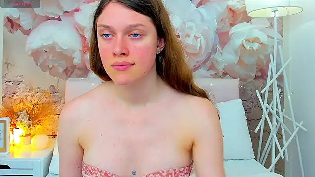 Snapshot of JaneBrowni chatting on 06/28/26, 12:11 JaneBrowni online show from 06/28/26, 12:11