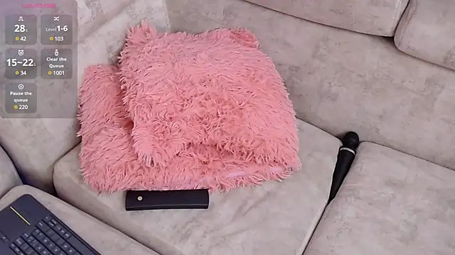 Snapshot of Paulis_gh chatting on 01/09/25, 04:06 Paulis gh online show from 01/09/25, 04:06