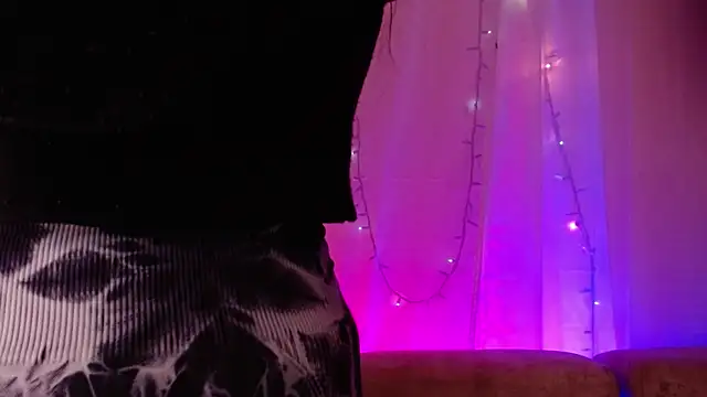 Snapshot of Paulis_gh chatting on 03/15/25, 12:45 Paulis gh online show from 03/15/25, 12:45