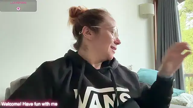 MelodyRoseUk online show from 04/25/26, 06:05