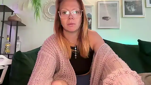 MelodyRoseUk online show from 05/12/26, 10:23