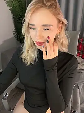 Eva Millss online show from 12/14/24, 07:14