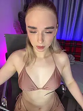 Eva Millss online show from 12/20/24, 01:11