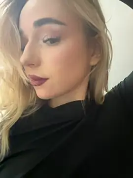 Eva Millss online show from 12/22/24, 01:11