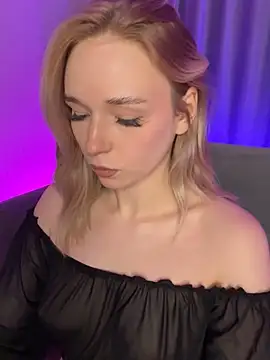 Eva Millss online show from 01/17/25, 01:24