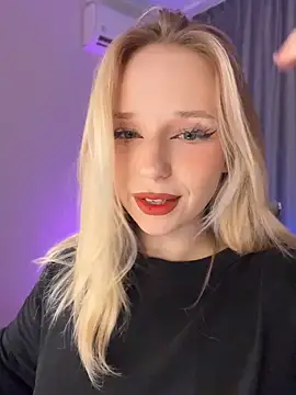 Eva Millss online show from 09/12/25, 01:11