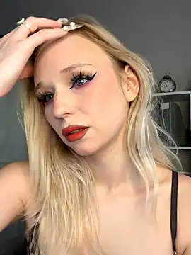 Eva Millss online show from 09/22/25, 01:13