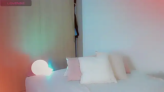 DanniLee  online show from 04/17/26, 07:06