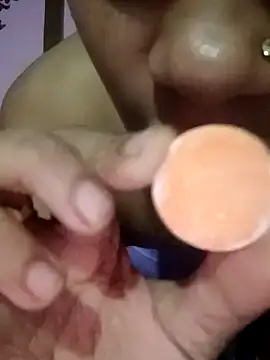 Snapshot of Miss-Kamini chatting on 01/10/25, 02:34 Miss-Kamini online show from 01/10/25, 02:34