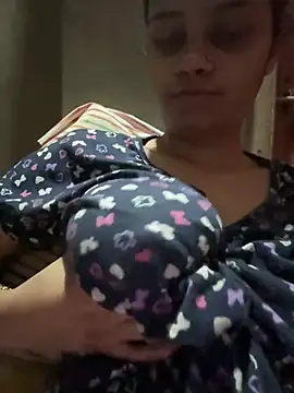 Snapshot of Miss-Kamini chatting on 01/21/25, 03:21 Miss-Kamini online show from 01/21/25, 03:21