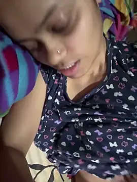 Snapshot of Miss-Kamini chatting on 01/22/25, 07:25 Miss-Kamini online show from 01/22/25, 07:25