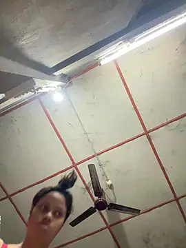 Snapshot of Miss-Kamini chatting on 02/25/25, 03:49 Miss-Kamini online show from 02/25/25, 03:49